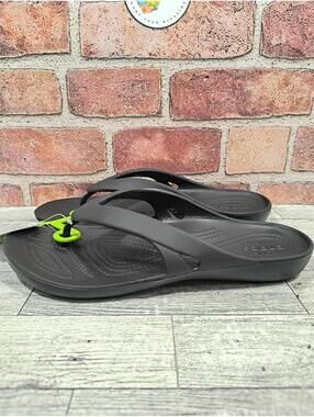 Crocs Kadee II Flip Flops Women's Size 9 Black Sandals 202492-001 NWT